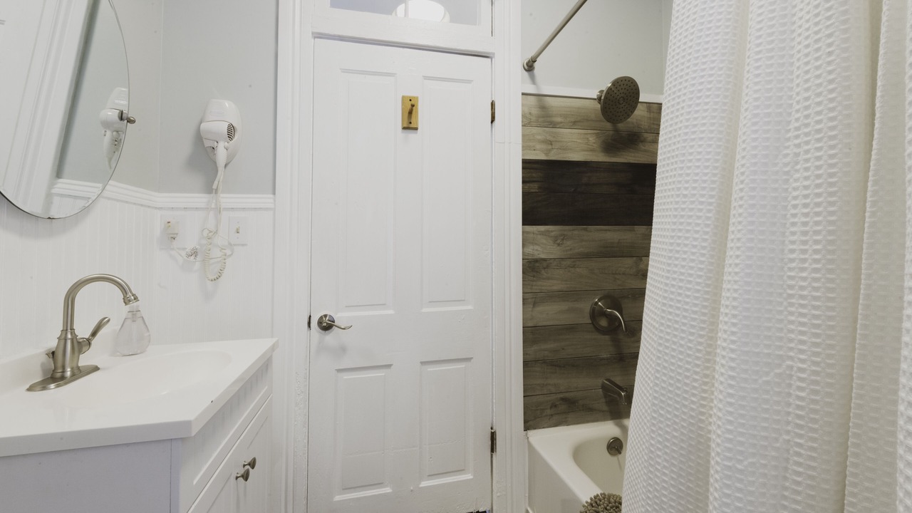 Photo of Bathroom in Savannah Victorian District