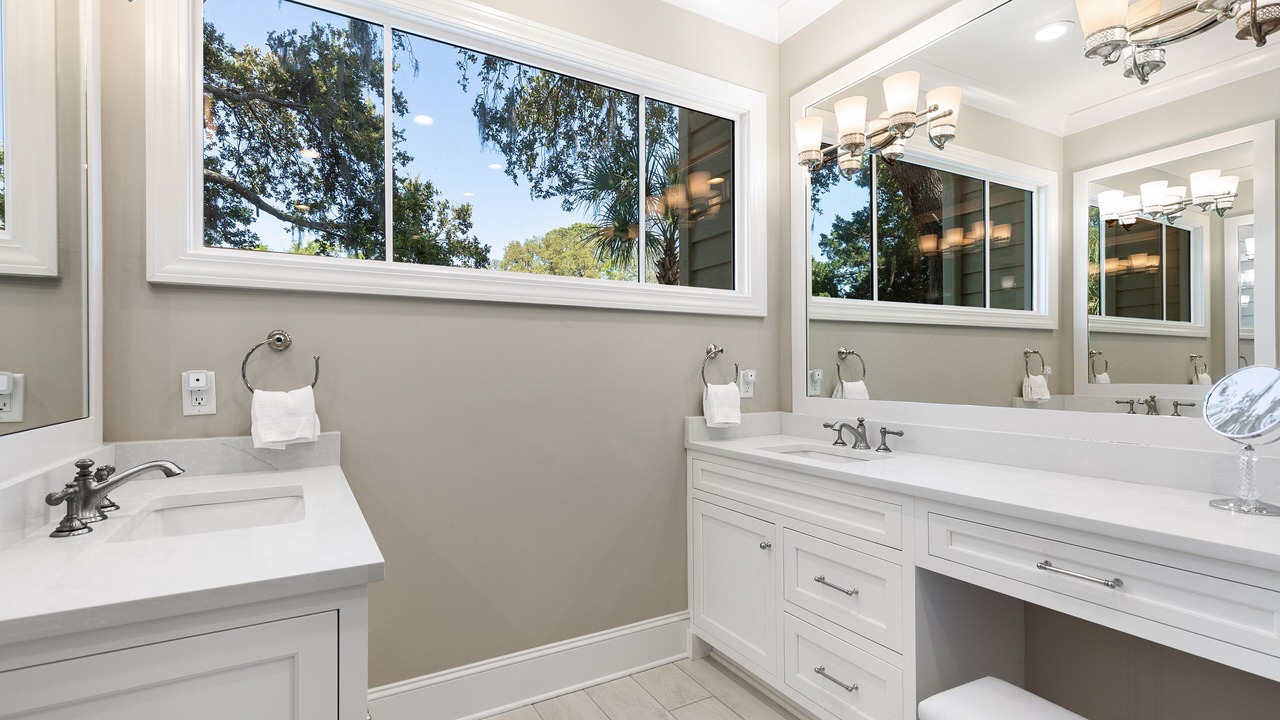 Photo of Bathroom in Vanderhorst Plantation