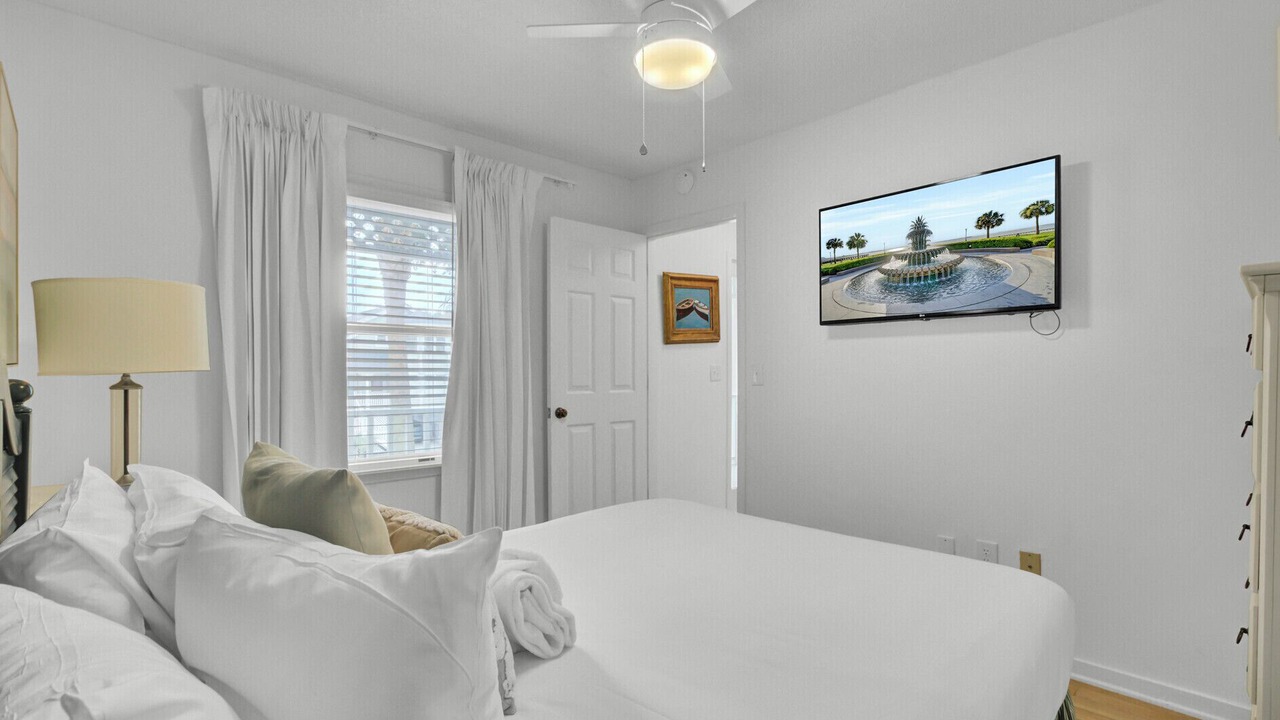 Photo of Bedroom in Pelican Bay