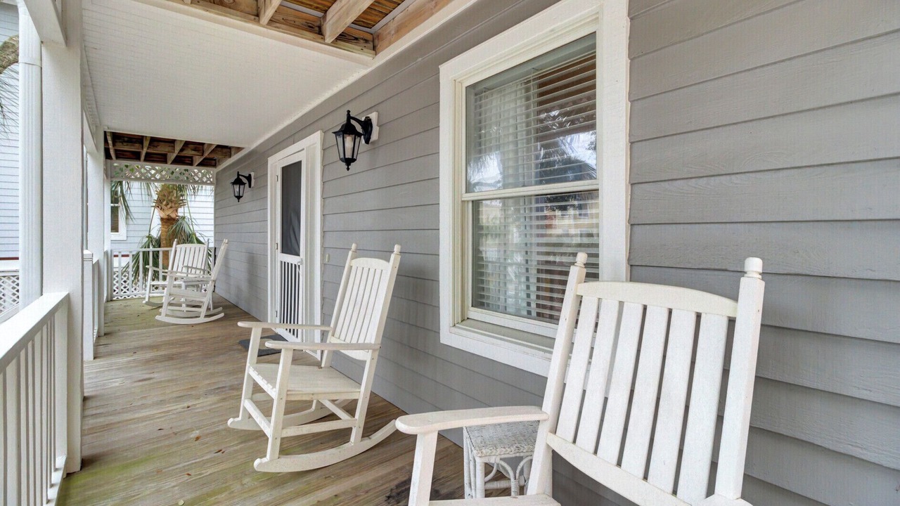 Photo of Patio Balcony in Pelican Bay