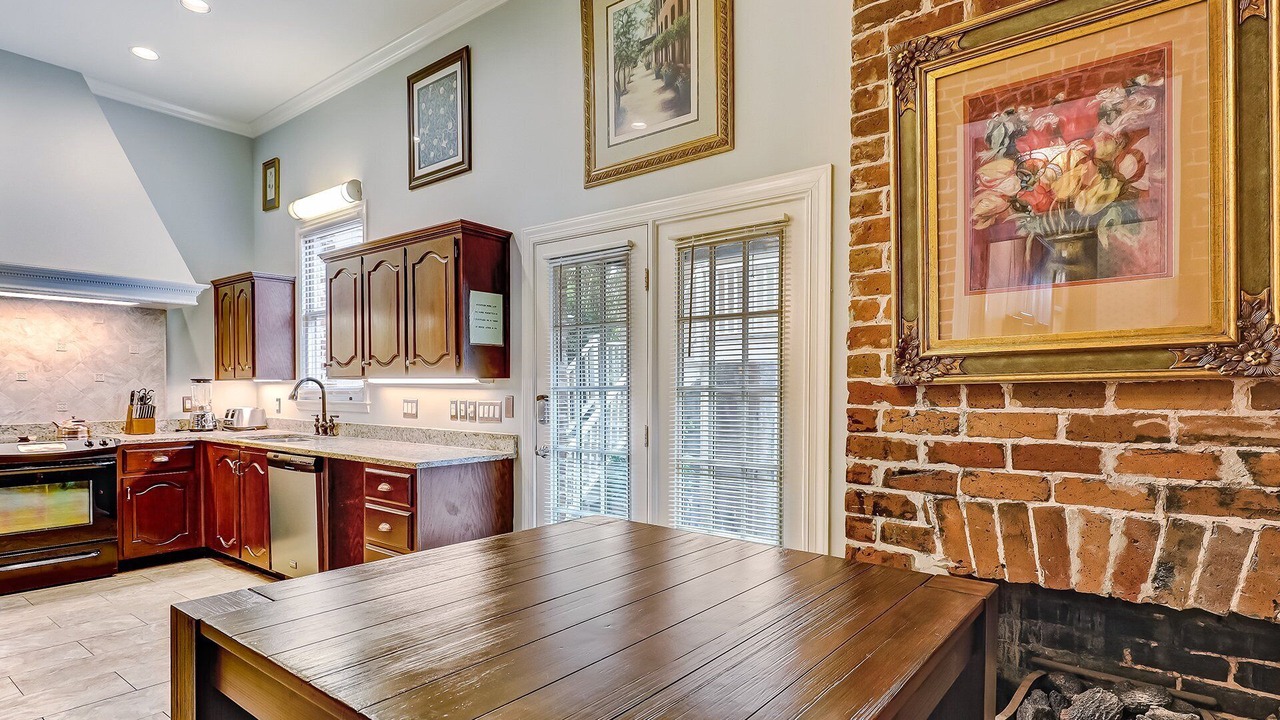 Photo of Kitchen in Historic District - North
