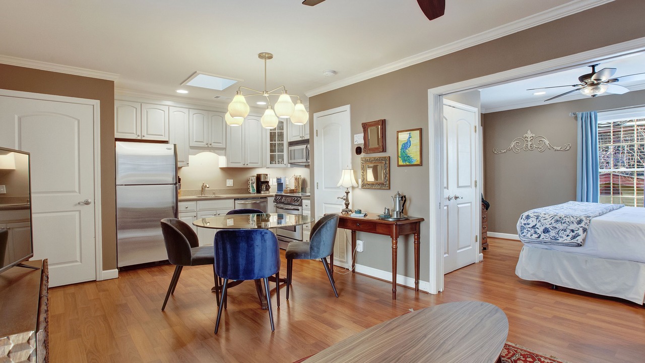 Photo of Bedroom in Historic District - North