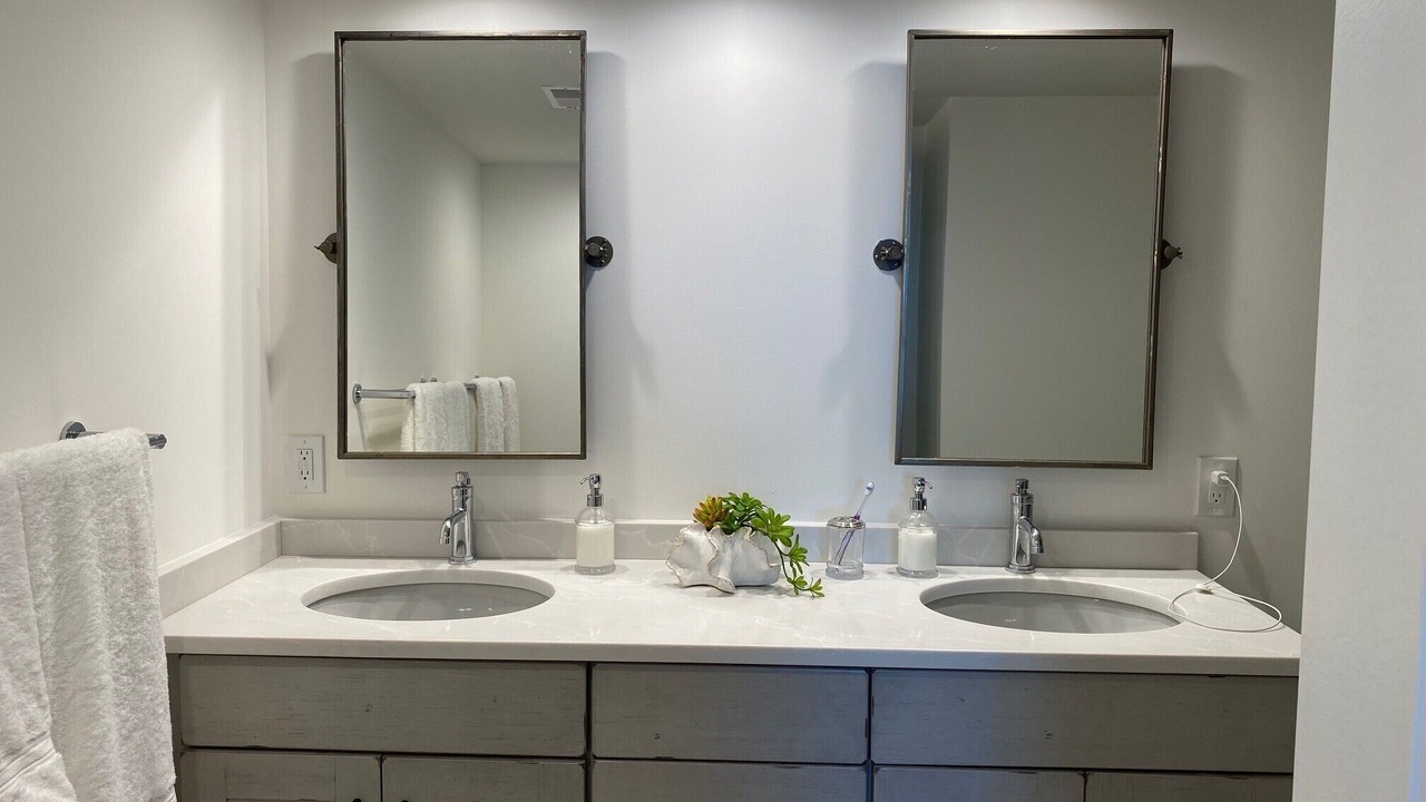 Photo of Bathroom in Folly Field