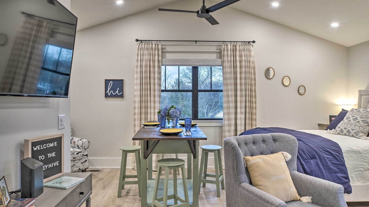 Photo of Livingroom in Downtown