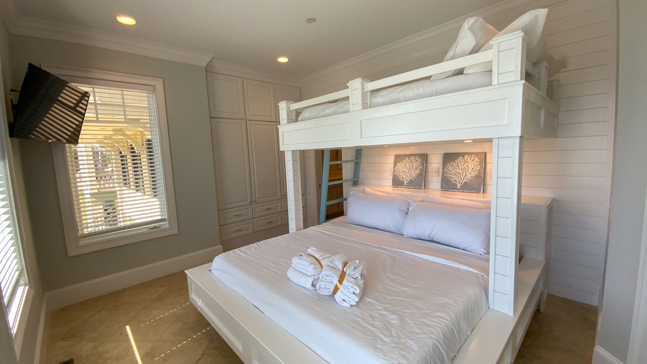 Photo of Bedroom in Palmetto Dunes