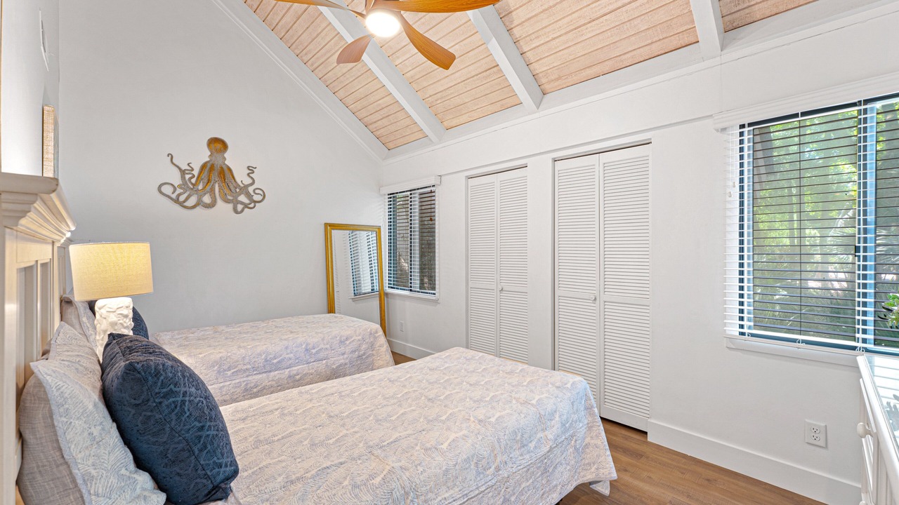 Photo of Bedroom in Night Heron