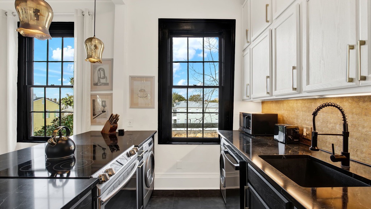 Photo of Kitchen in Savannah Victorian District