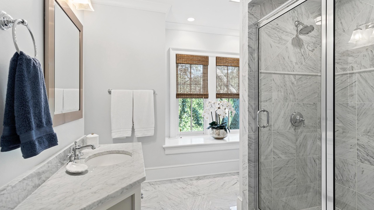 Photo of Bathroom in Vanderhorst Plantation