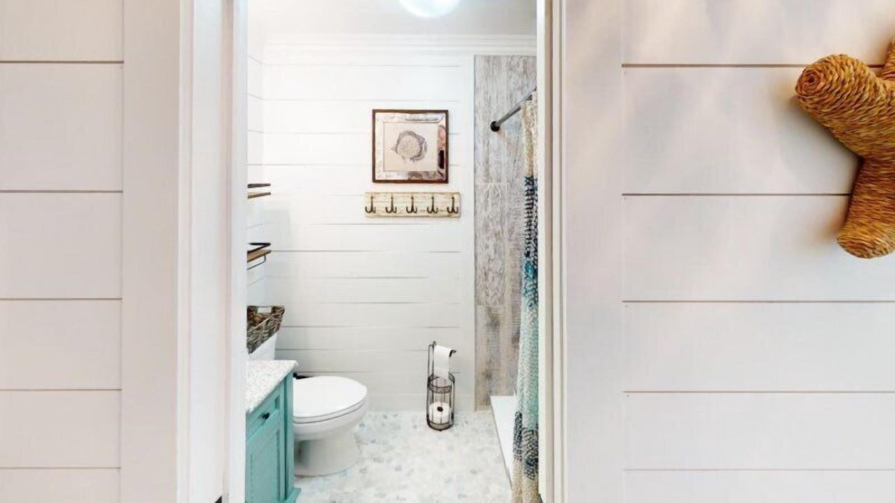 Photo of Bathroom in Folly Field