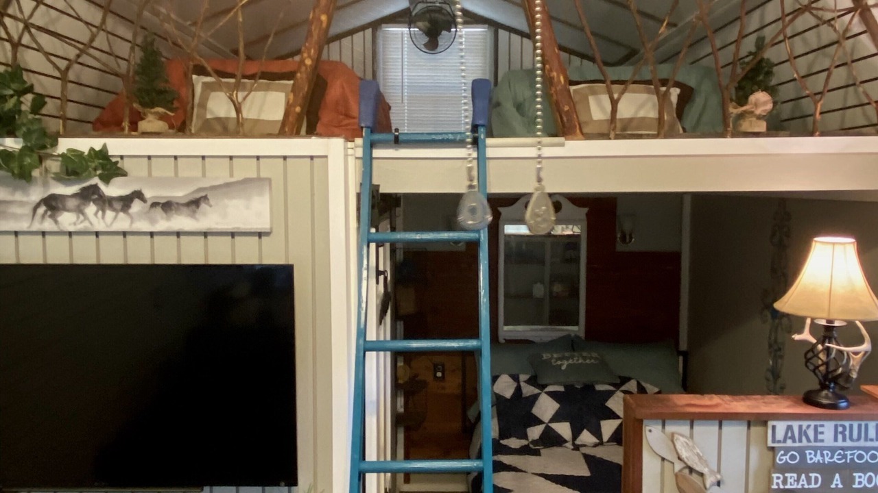 Photo of Bedroom in Mount Ida