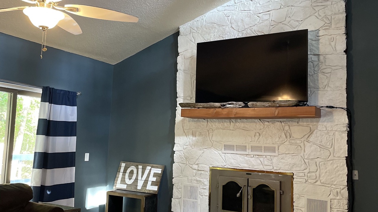 Photo of Livingroom in Fairfield Bay