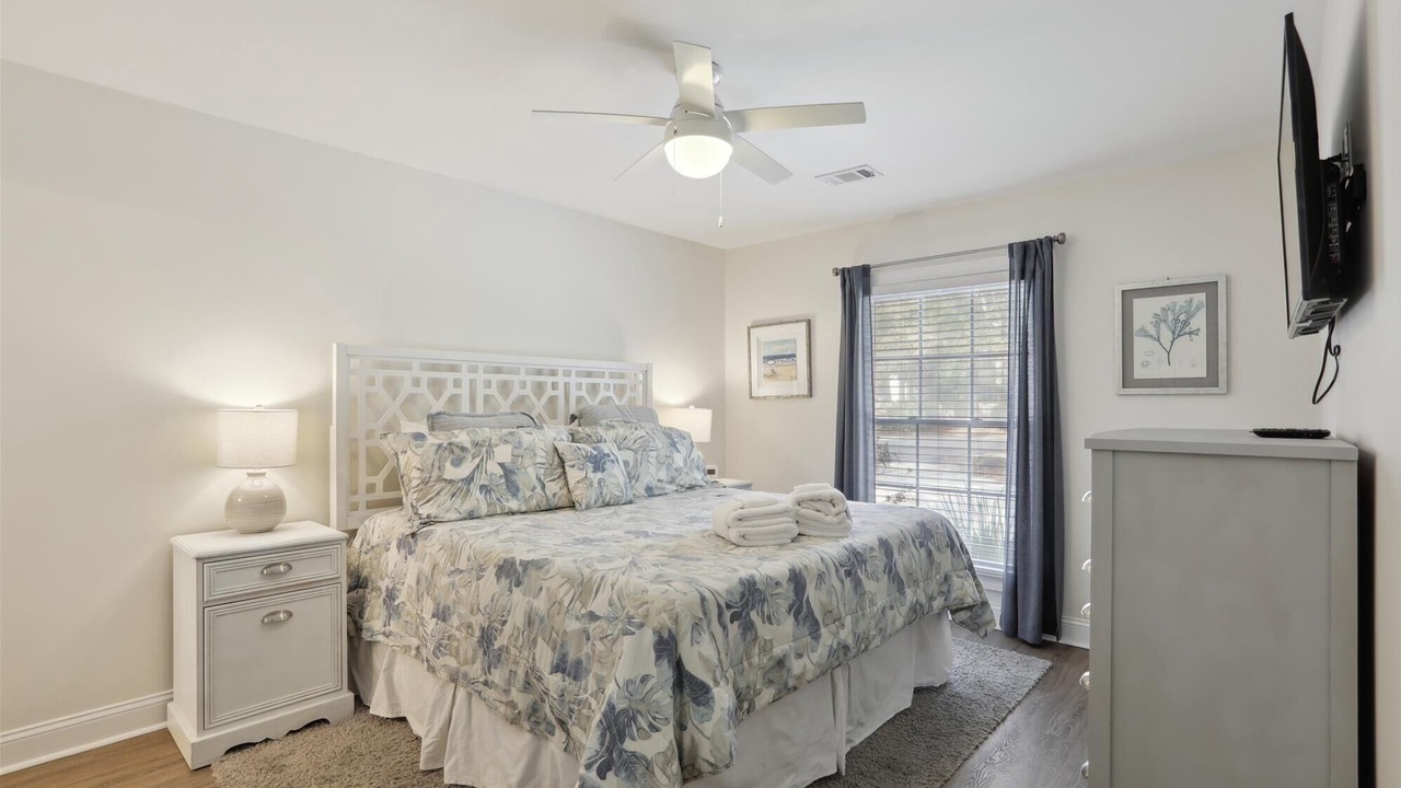 Photo of Bedroom in Folly Field