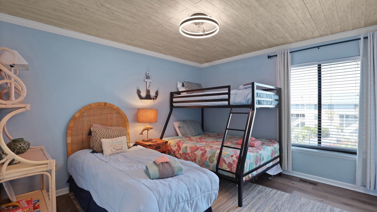 Photo of Bedroom in Oceanmarsh Subdivision