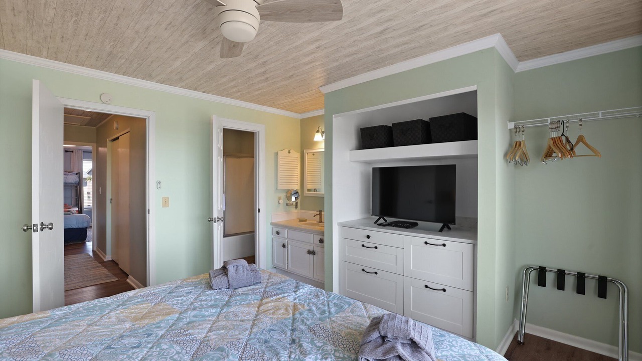 Photo of Bedroom in Oceanmarsh Subdivision