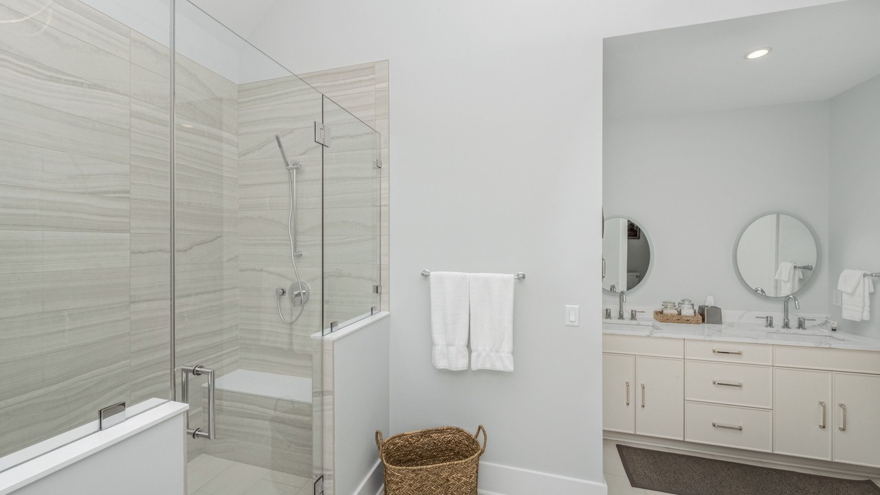 Photo of Bathroom in Vanderhorst Plantation