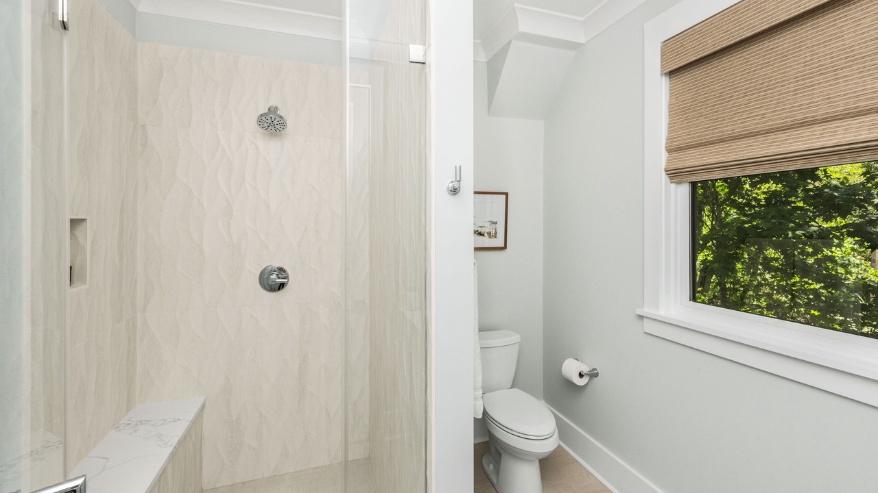 Photo of Bathroom in Vanderhorst Plantation