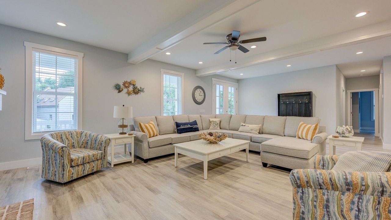Photo of Livingroom in North Forest Beach