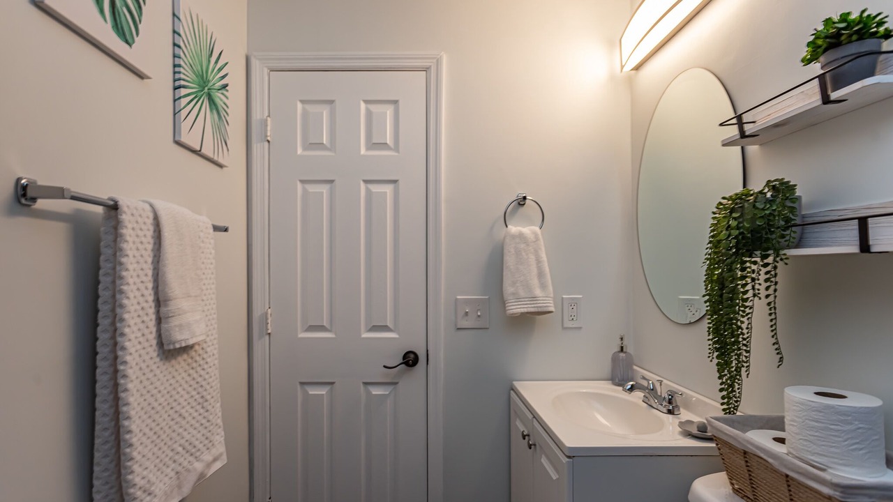 Photo of Bathroom in Whitemarsh Island
