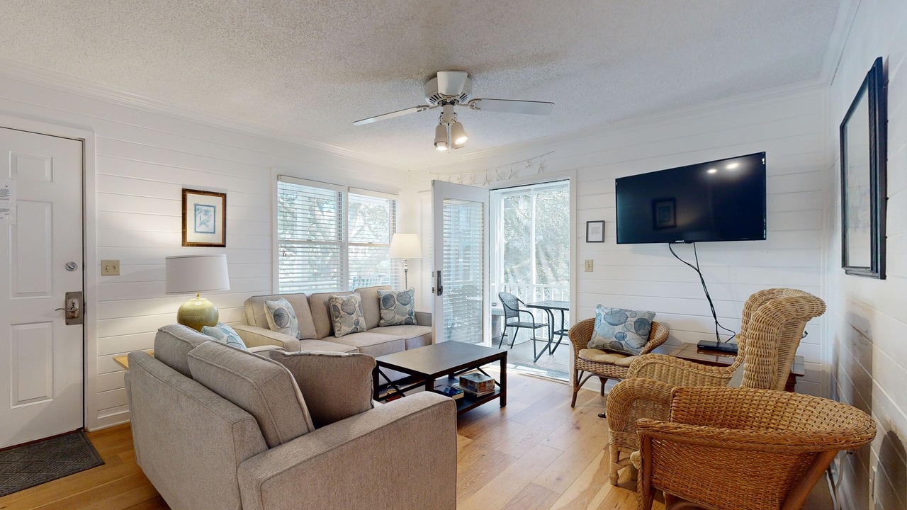 Photo of Livingroom in Pelican Bay