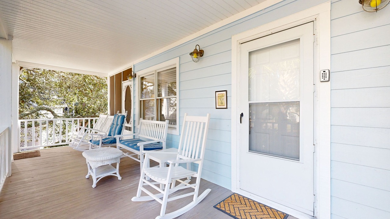 Photo of Patio Balcony in Pelican Bay