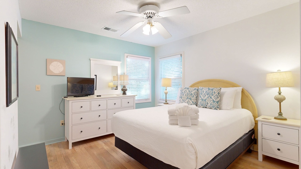Photo of Bedroom in Pelican Bay