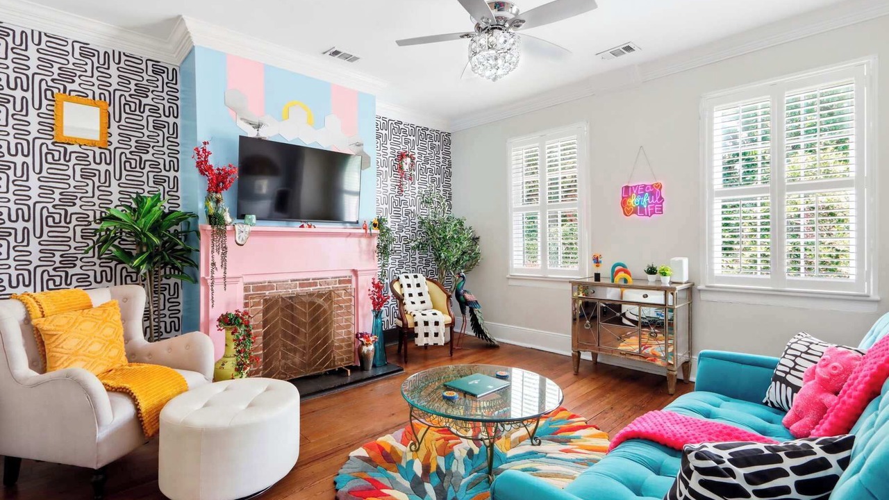Photo of Livingroom in Historic District - North