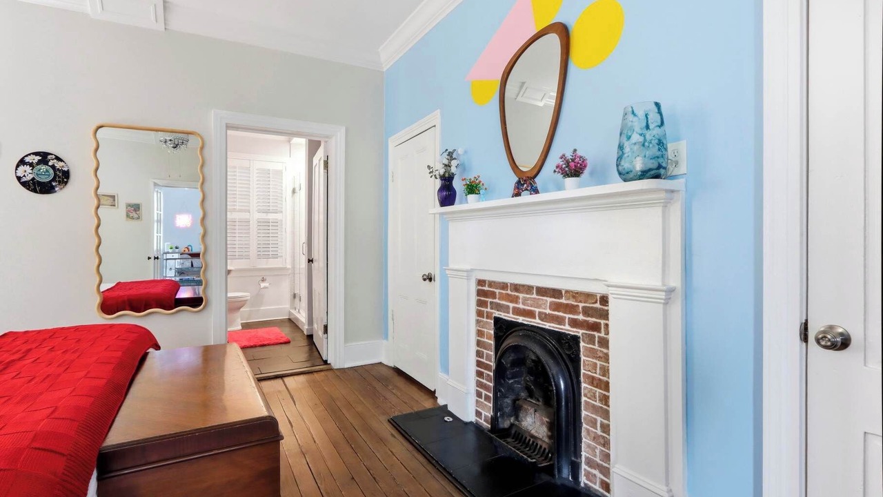 Photo of Bedroom in Historic District - North