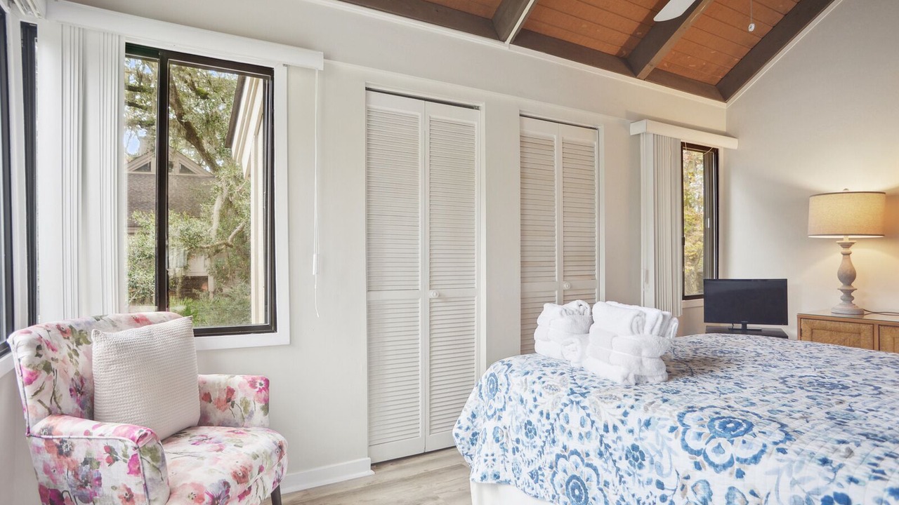 Photo of Bedroom in Night Heron
