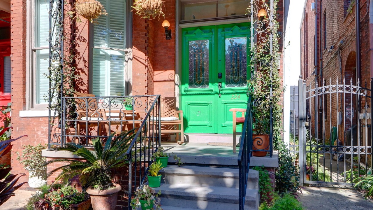 Photo of Others in Historic District - North
