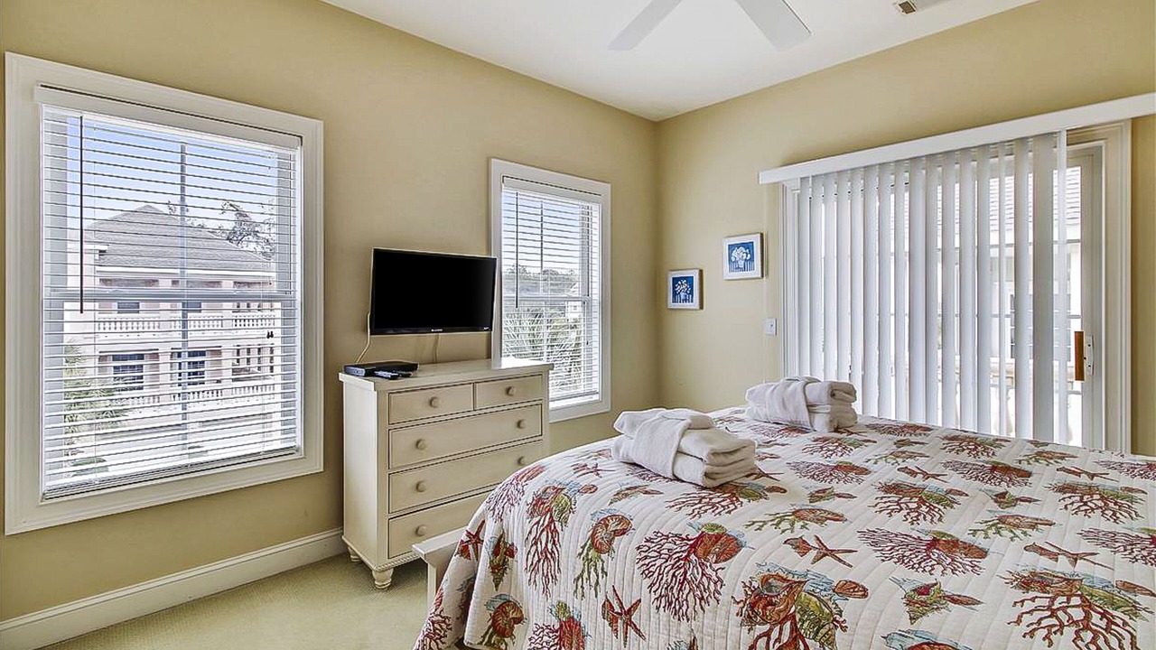 Photo of Bedroom in Palmetto Dunes