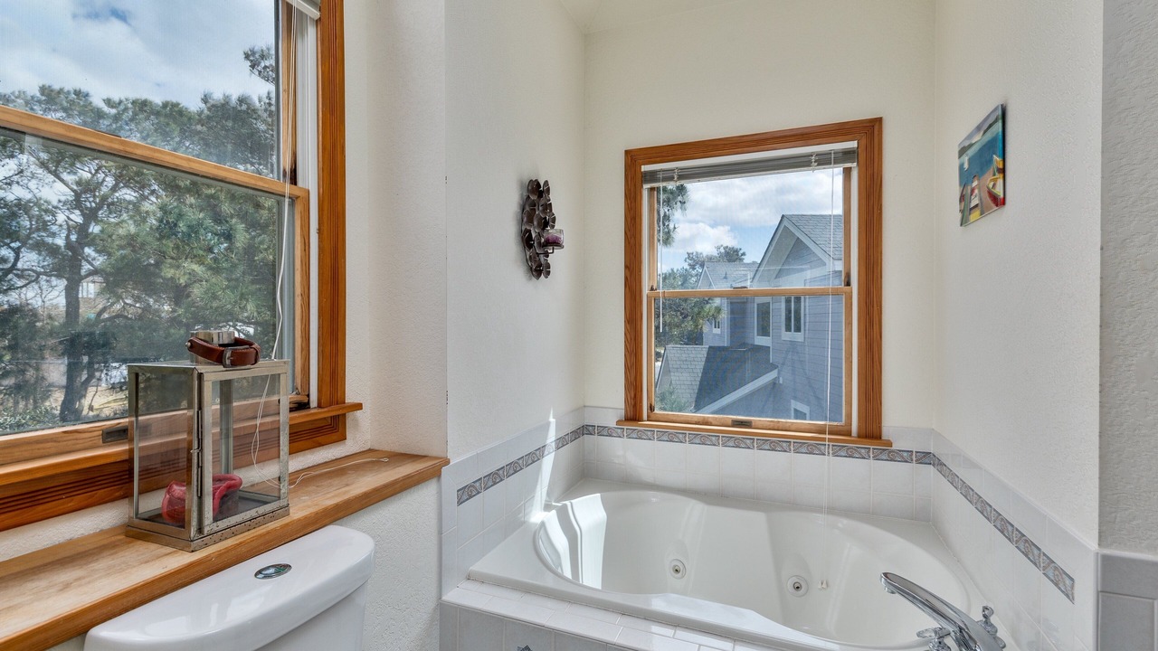 Photo of Bathroom in Monteray Shores