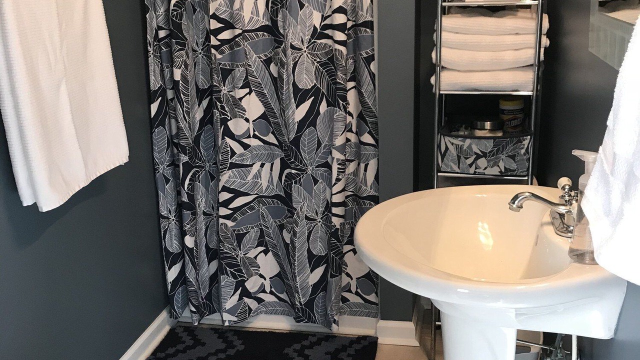 Photo of Bathroom in Thunderbolt