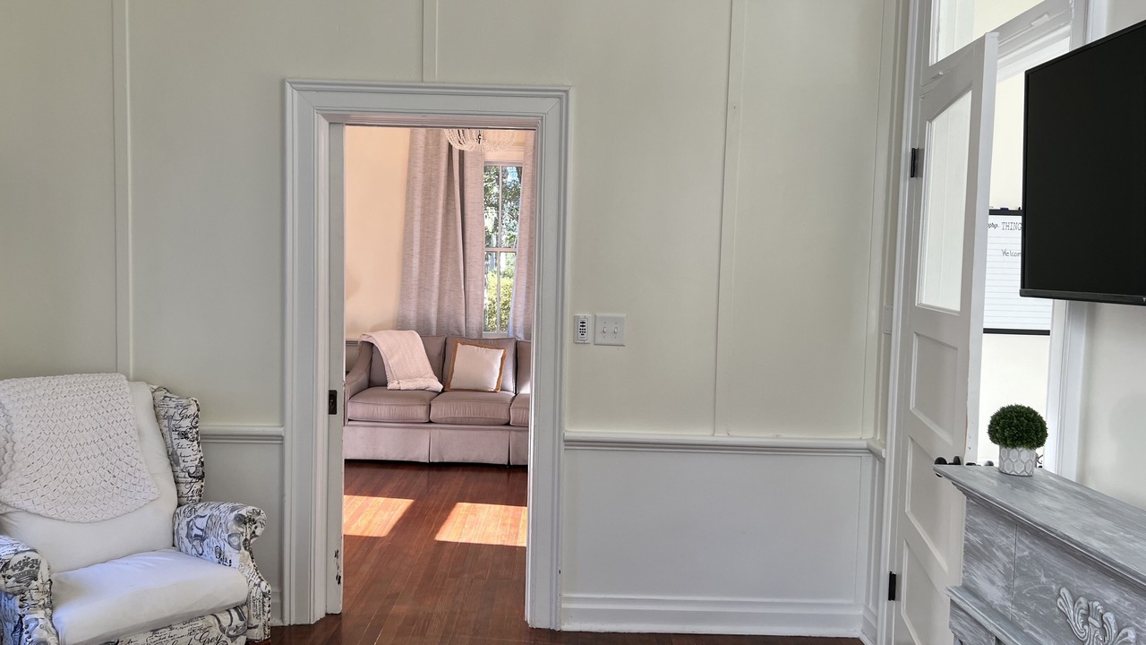 Photo of Livingroom in Summerville Historic District