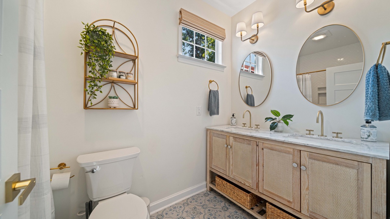Photo of Bathroom in Cannonborough Elliotborough
