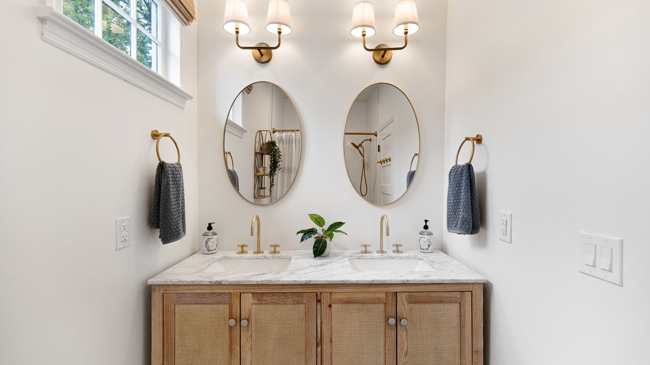 Photo of Bathroom in Cannonborough Elliotborough