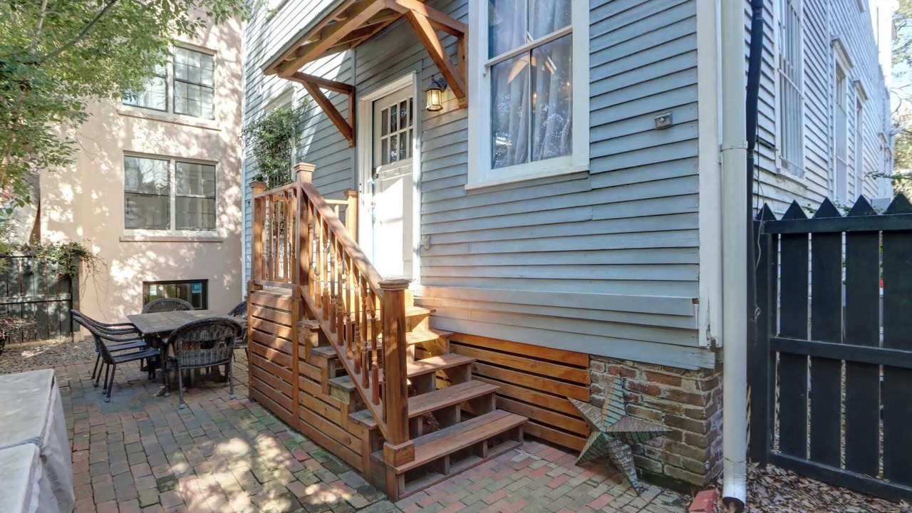 Photo of Outdoor in Savannah Victorian District
