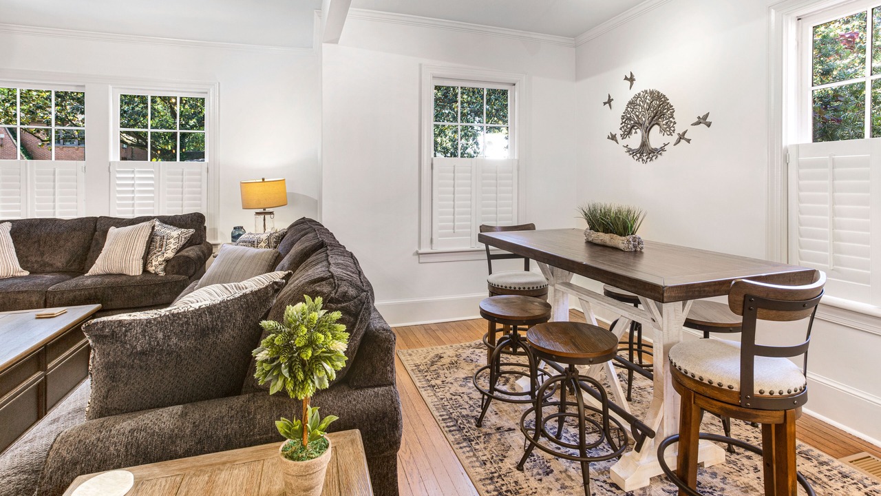 Photo of Livingroom in Midtown