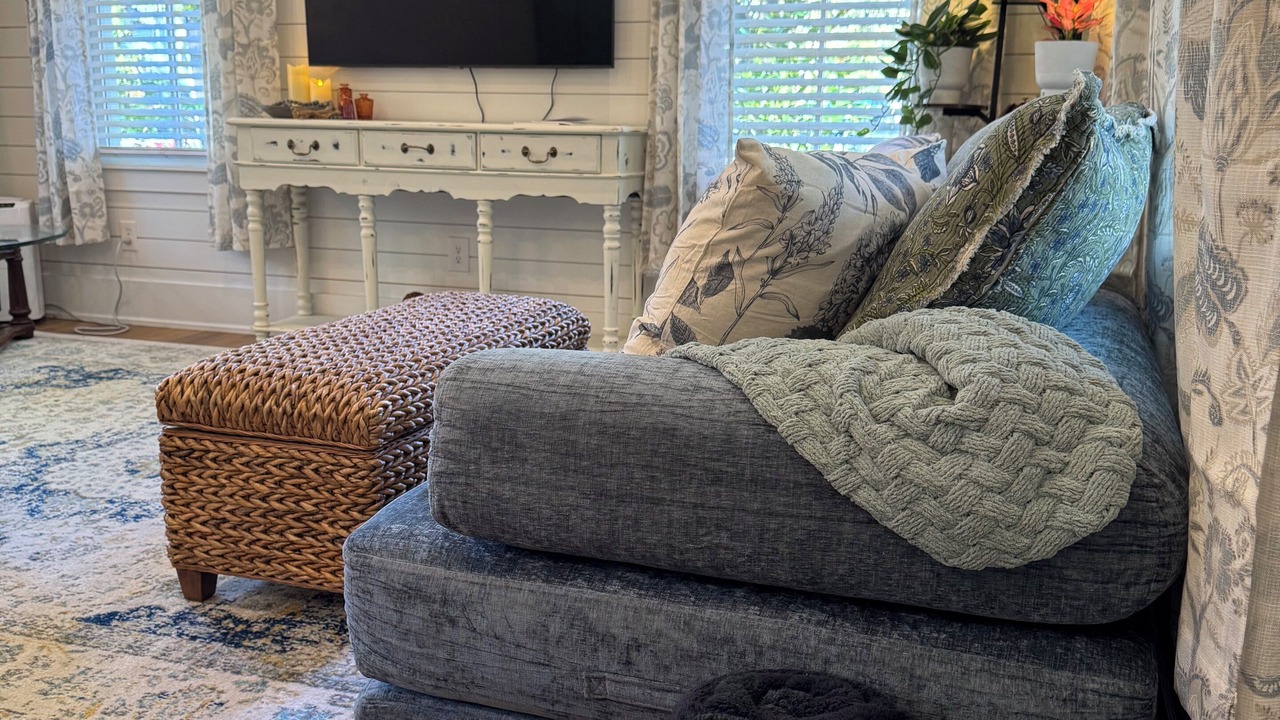 Photo of Livingroom in Summerville Historic District
