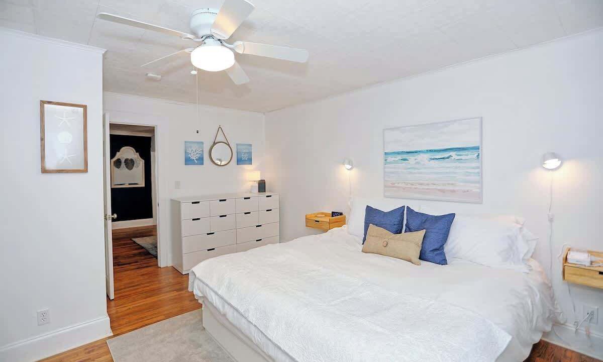 Photo of Bedroom in Whitemarsh Island