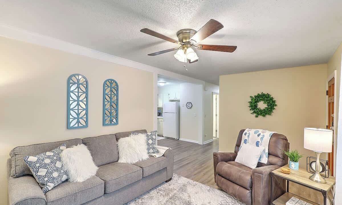 Photo of Livingroom in Goose Creek