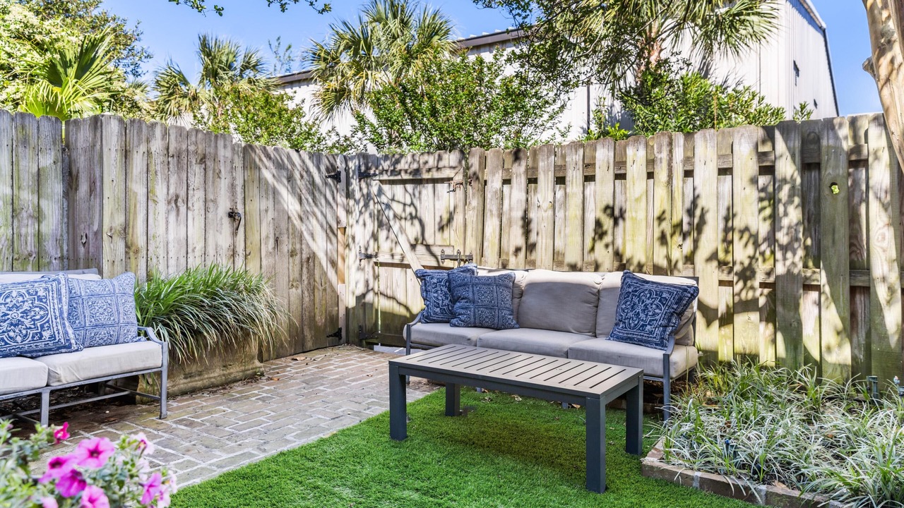 Photo of Outdoor in Harleston Village