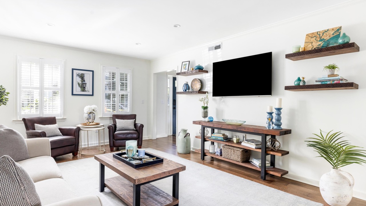 Photo of Livingroom in Harleston Village