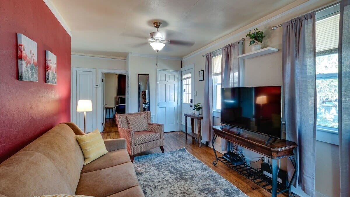 Photo of Livingroom in Savannah