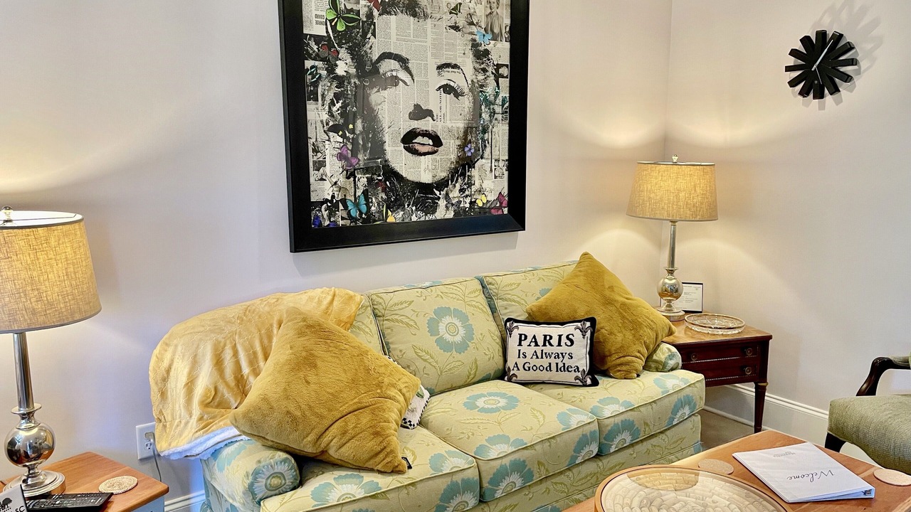 Photo of Livingroom in Uptown
