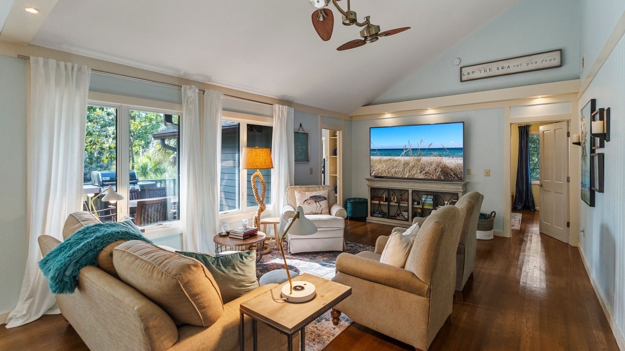 Photo of Livingroom in West Beach