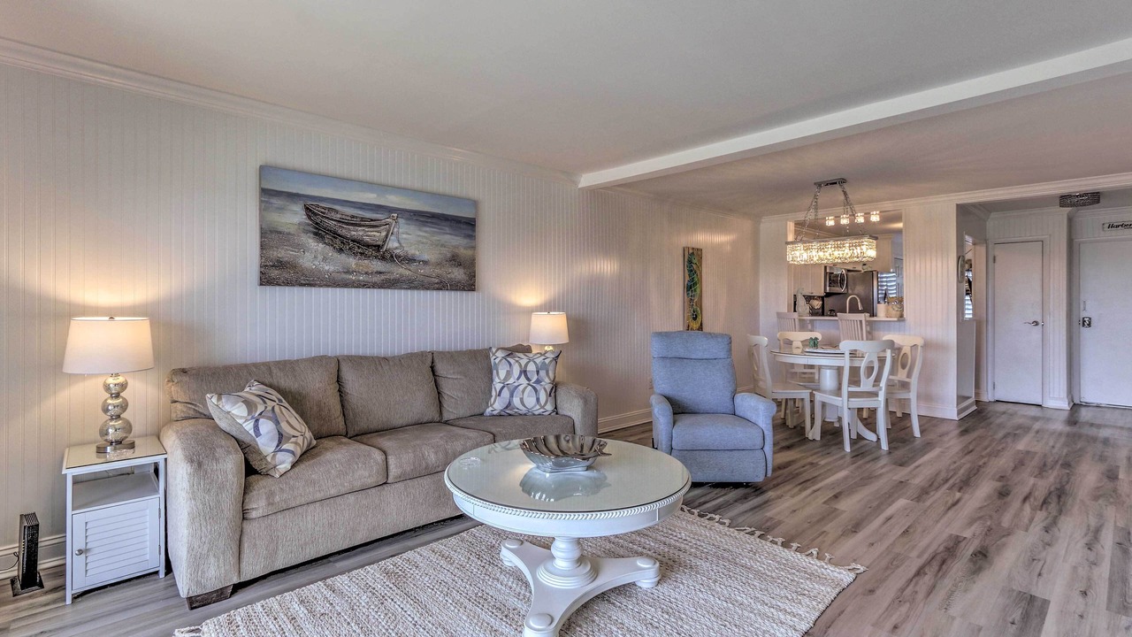Photo of Livingroom in Oceanmarsh Subdivision