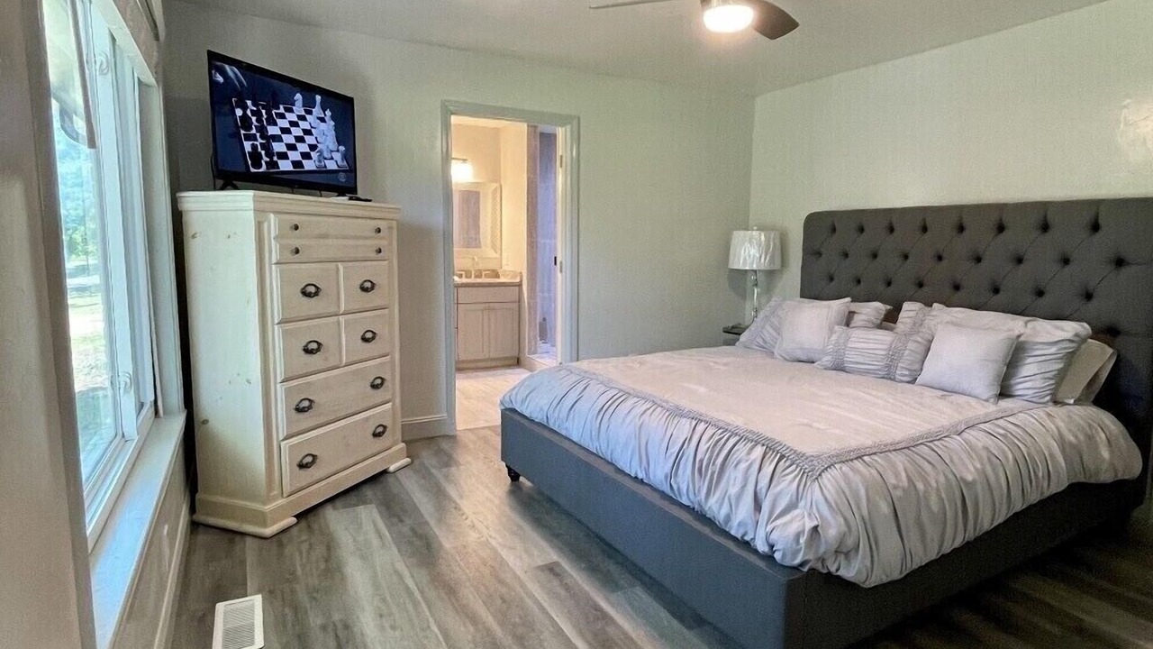 Photo of Bedroom in Mid America