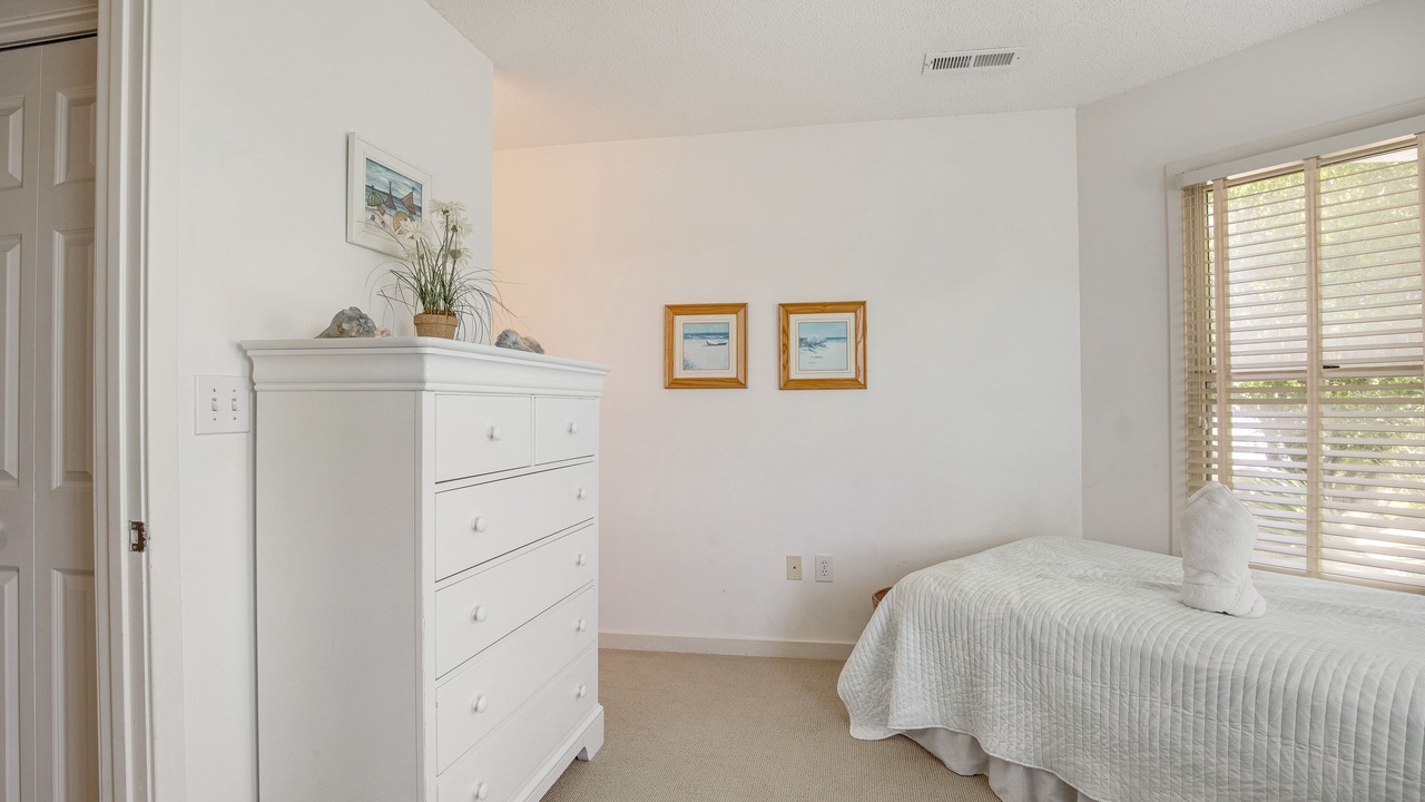 Photo of Bedroom in Pelican Bay