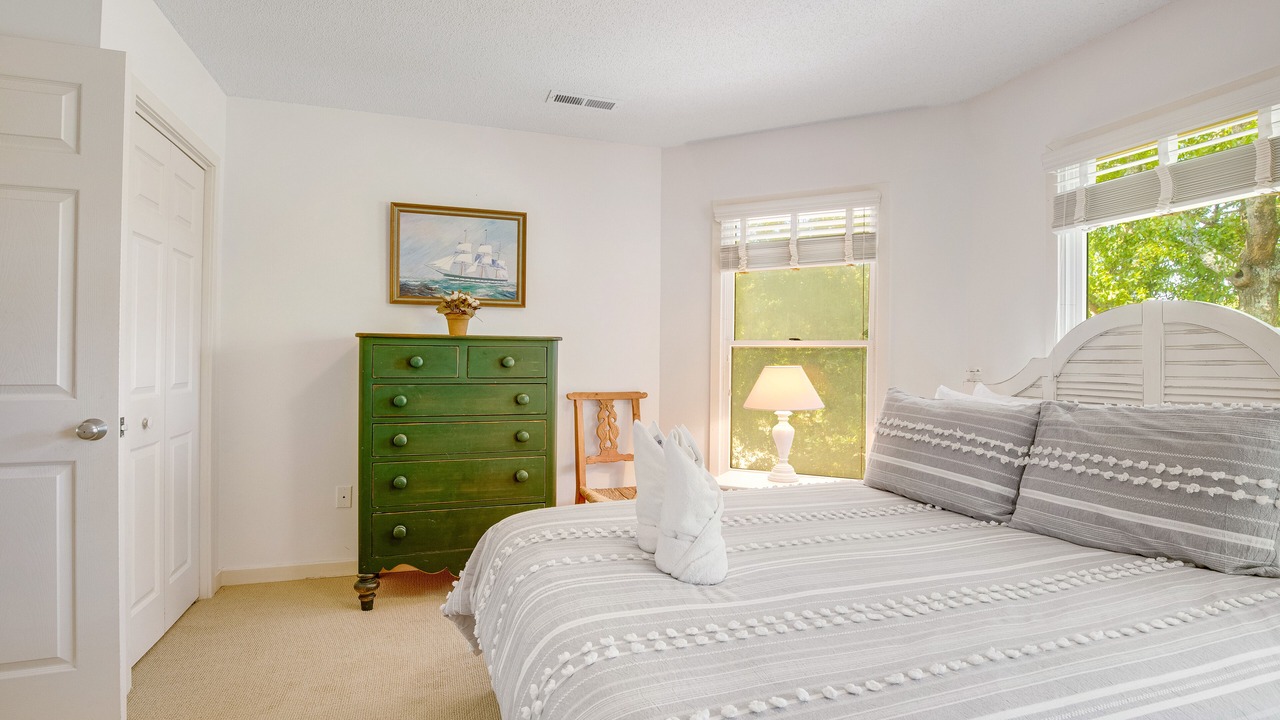 Photo of Bedroom in Pelican Bay