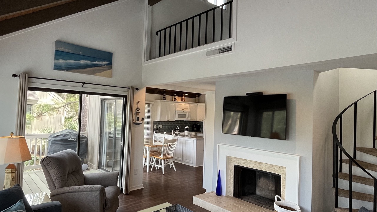Photo of Livingroom in Night Heron
